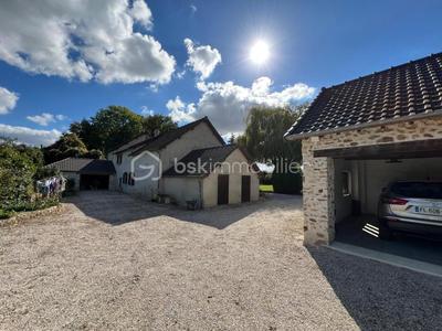 Maison - 250 m² - 10 pièces