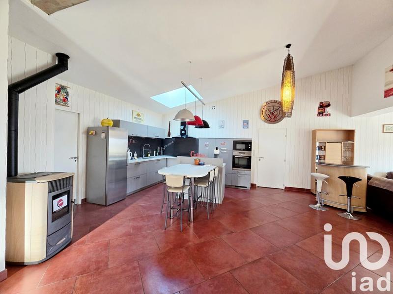 Maison - 207 m² - 7 pièces