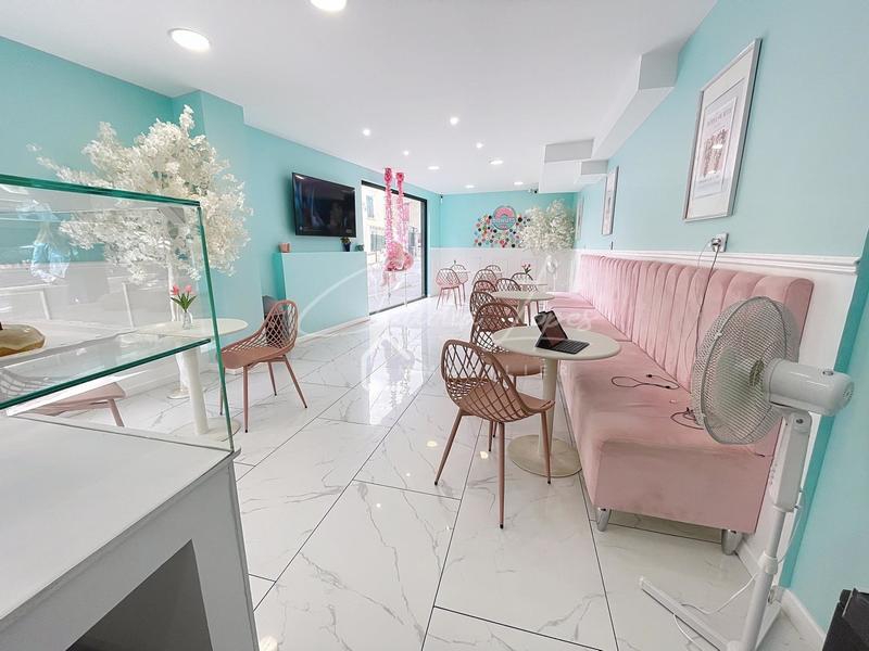 Local commercial - 80 m² - 1 pièce