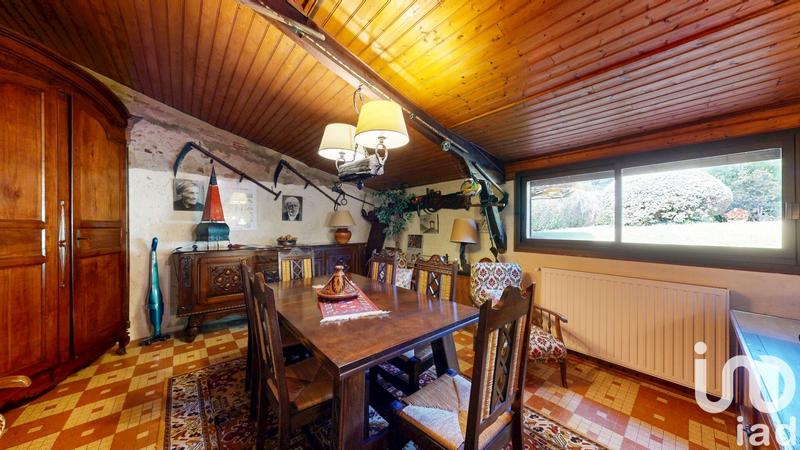 Maison - 216 m² - 6 pièces