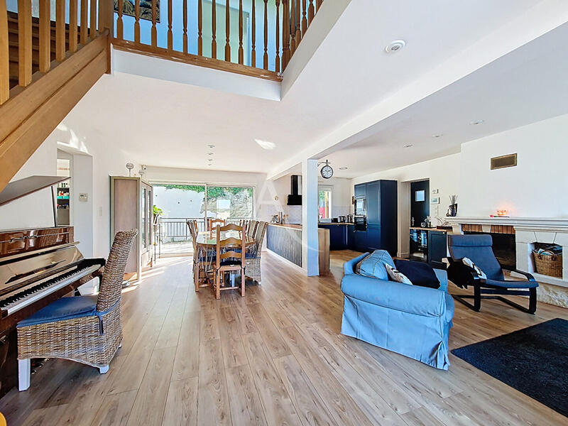 Maison - 148 m² - 6 pièces