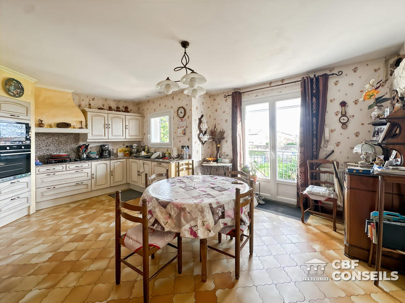 Maison - 200 m² - 6 pièces