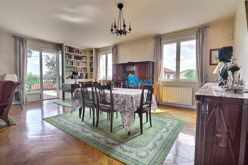 Maison - 222 m² - 9 pièces