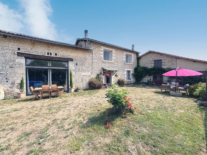 Maison - 180 m² - 5 pièces