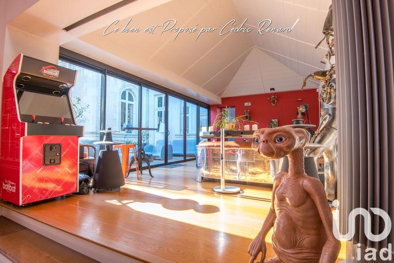 Maison - 225 m² - 10 pièces