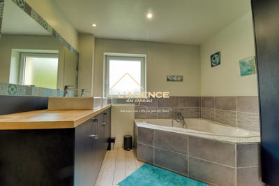 Maison - 190 m² - 6 pièces