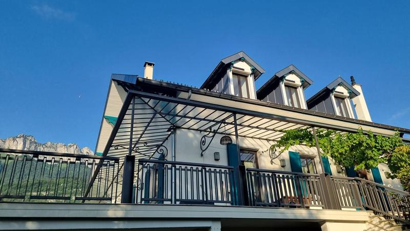 Maison - 255 m² - 10 pièces