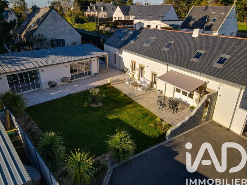 Maison - 182 m² - 6 pièces