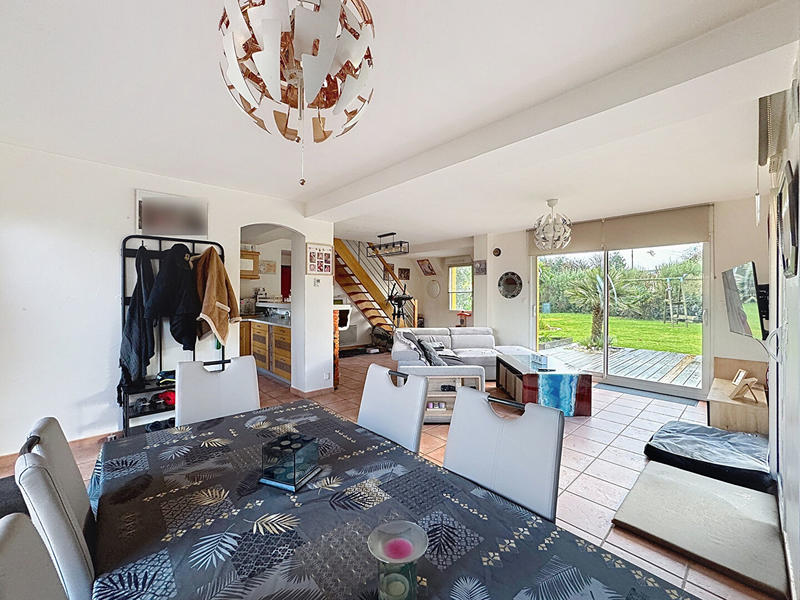 Maison - 103 m² - 5 pièces