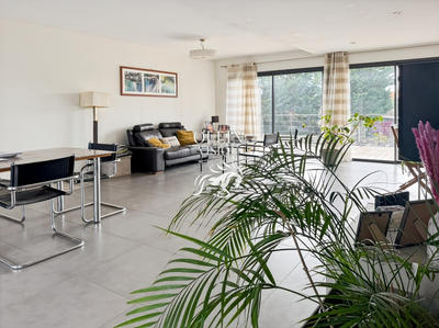Villa - 200 m² - 6 pièces
