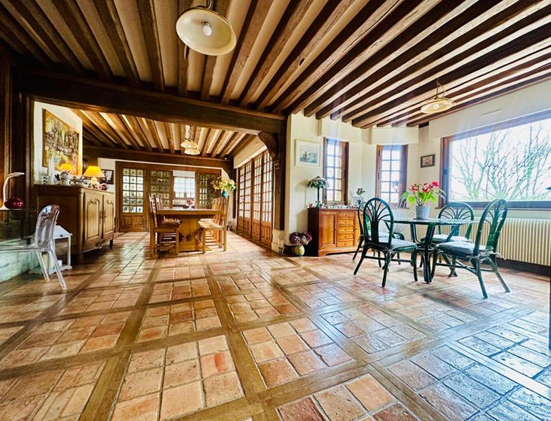 Maison - 268 m² - 8 pièces