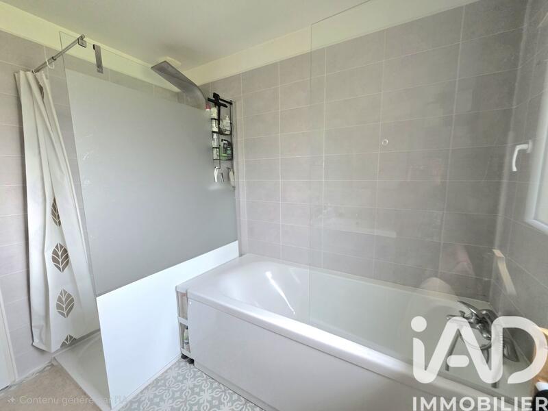 Maison - 102 m² - 6 pièces