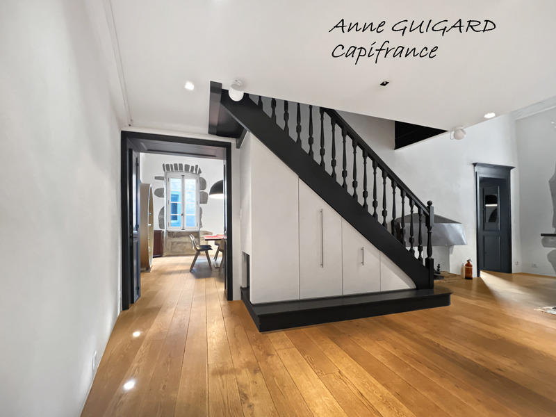 Appartement ancien - 159 m² - 4 pièces