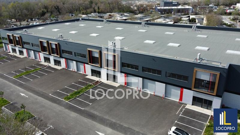 Local d'activité / Entrepôt - 5 800 m²