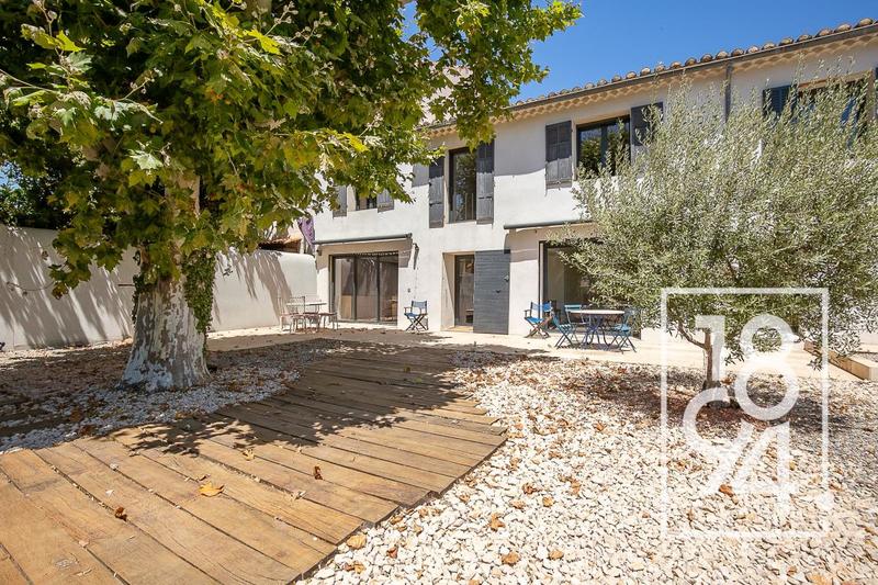 Maison - 171 m² - 6 pièces