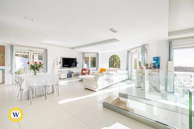 Villa - 223 m² - 6 pièces