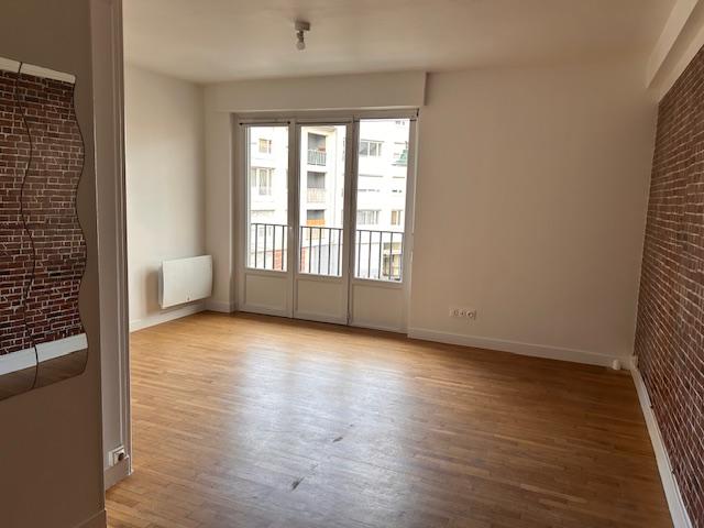 Studio - 25 m² - 1 pièce