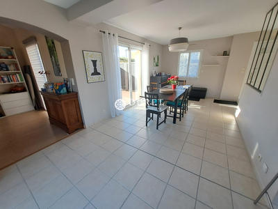 Maison traditionnelle - 127 m² - 7 pièces