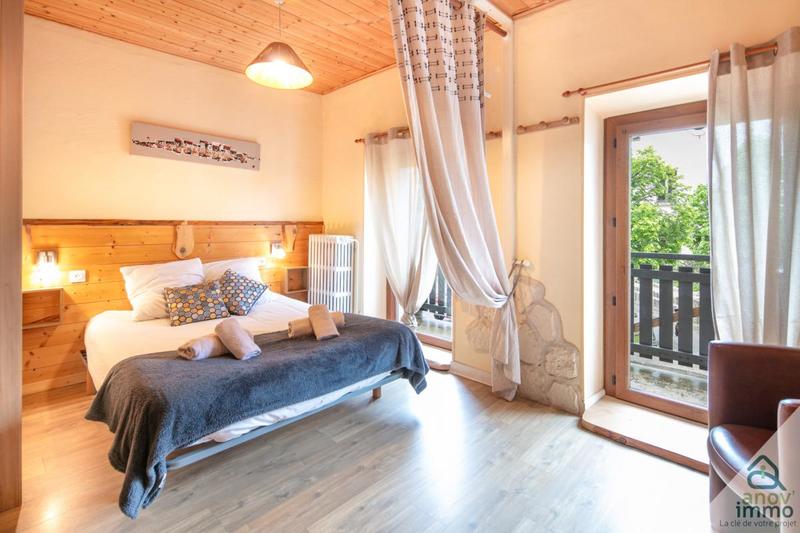 Maison chambre d'hôtes - 384 m² - 13 pièces