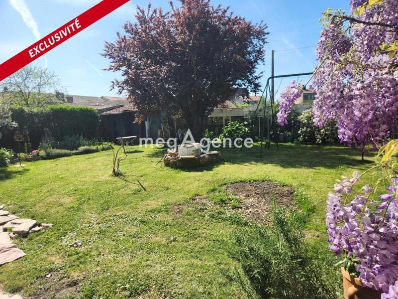 Maison - 250 m² - 7 pièces