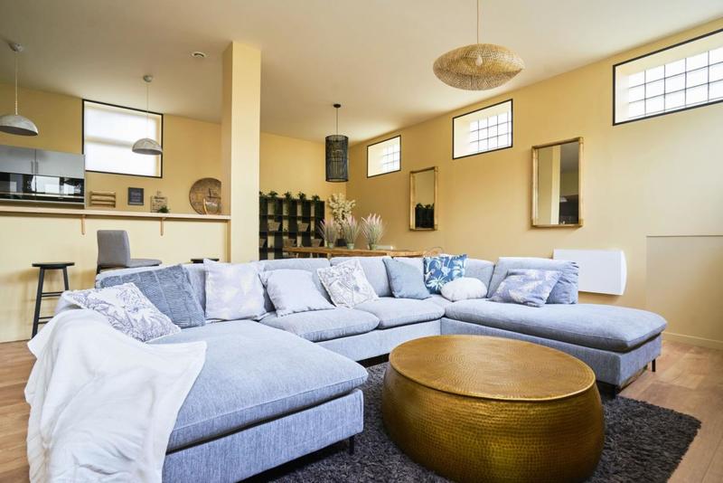 Maison - 274 m² - 12 pièces