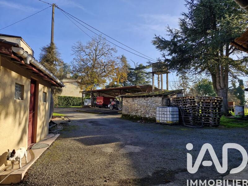 Maison - 356 m² - 10 pièces