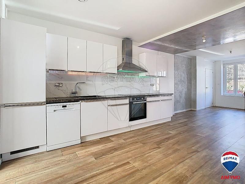 Appartement - 100 m² - 3 pièces