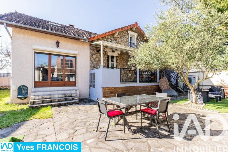 Maison - 98 m² - 5 pièces