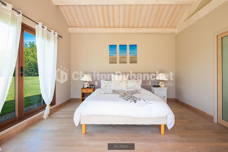 Demeure - 393 m² - 13 pièces