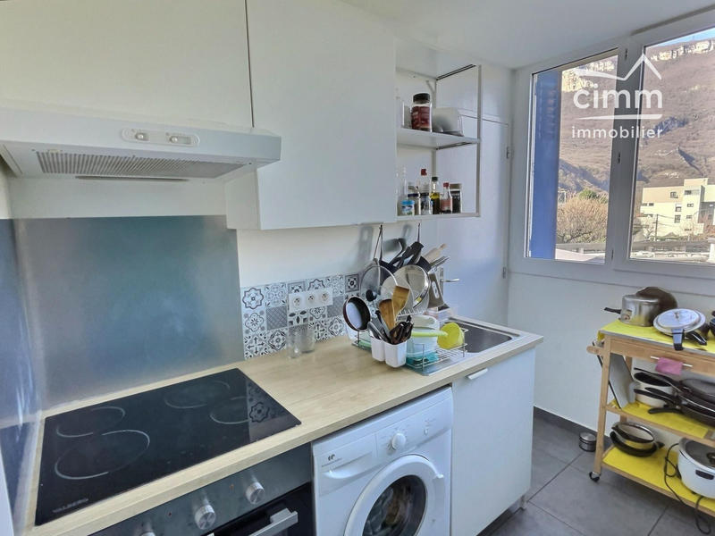 Appartement - 80 m² - 6 pièces