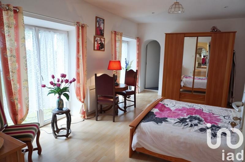 Maison - 168 m² - 8 pièces