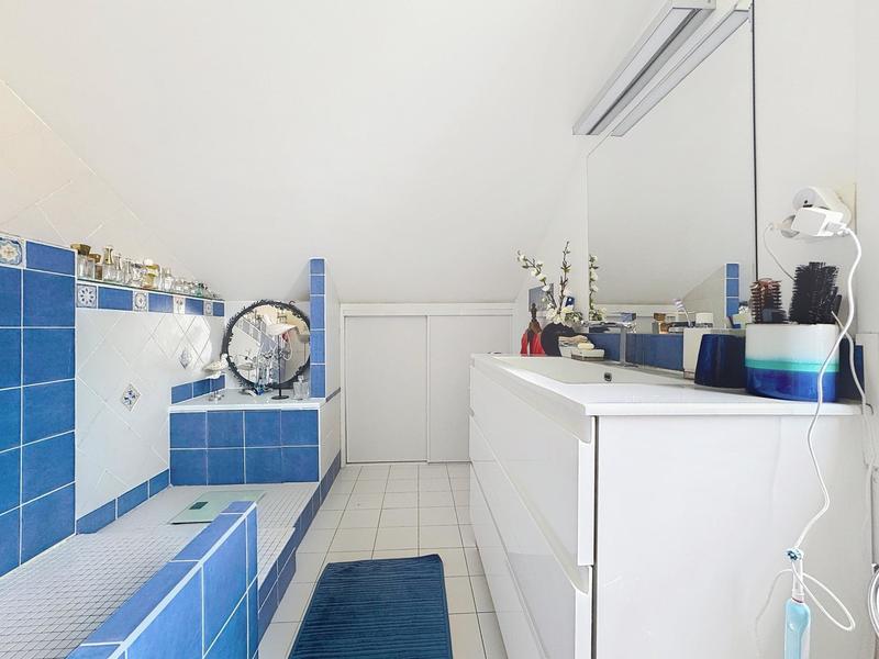 Maison - 172 m² - 10 pièces