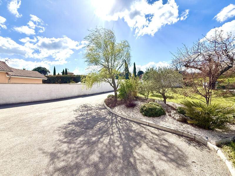 Villa - 182 m² - 5 pièces