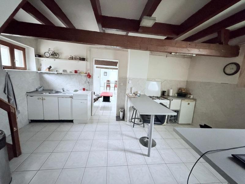 Maison - 216 m² - 4 pièces