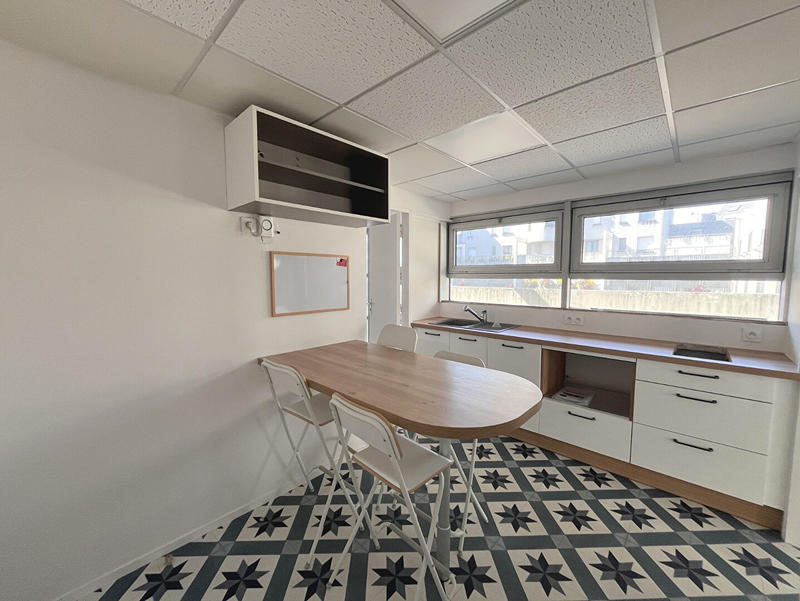 Bureau - 79 m² - 5 pièces