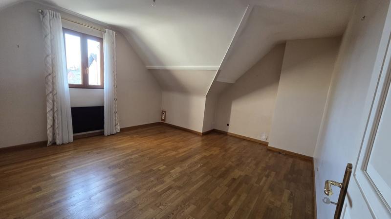 Maison - 180 m² - 7 pièces