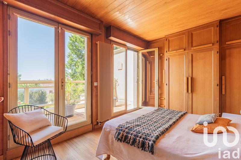 Maison - 250 m² - 7 pièces