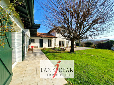 Maison - 194 m² - 6 pièces