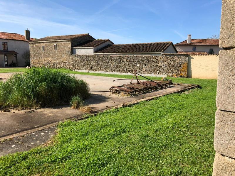 Maison - 250 m² - 4 pièces