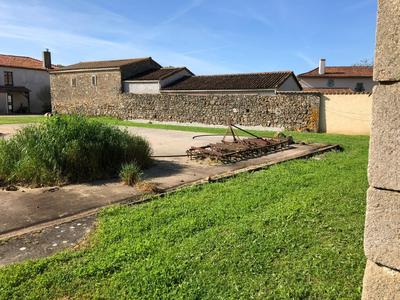 Maison - 250 m² - 4 pièces