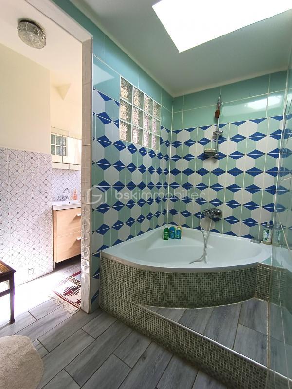 Maison traditionnelle - 150 m² - 8 pièces