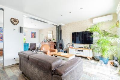 Maison - 92 m² - 6 pièces