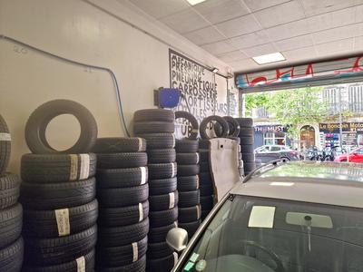 Local commercial - 113 m² - 2 pièces