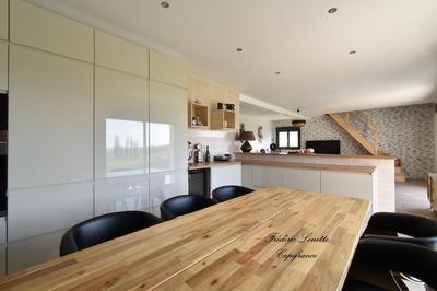 Maison - 230 m² - 7 pièces