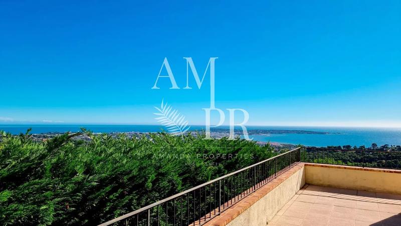 Villa - 300 m² - 7 pièces