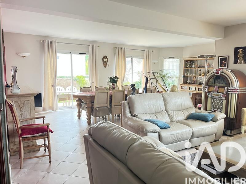 Maison - 196 m² - 7 pièces