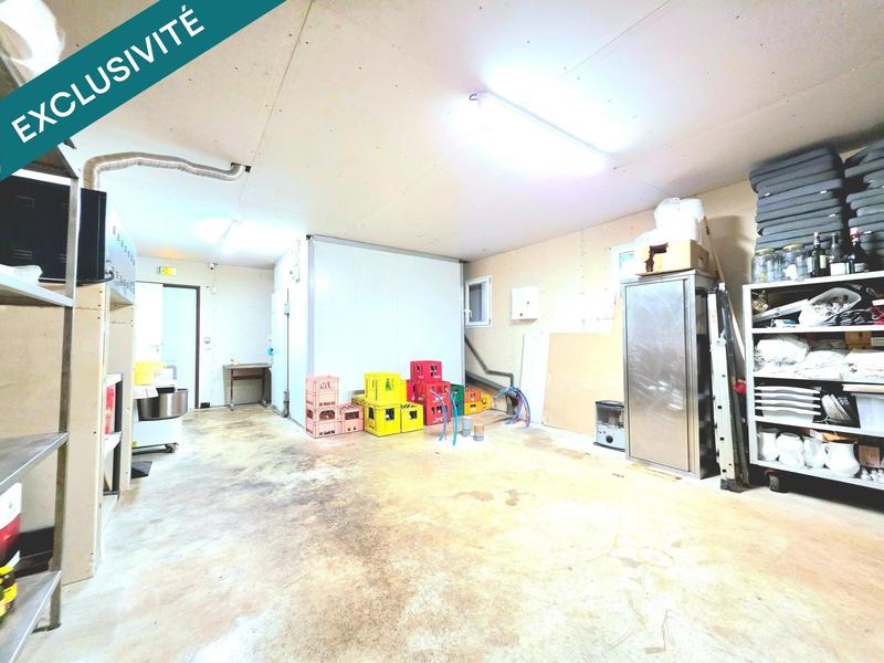 Local commercial - 161 m² - 4 pièces