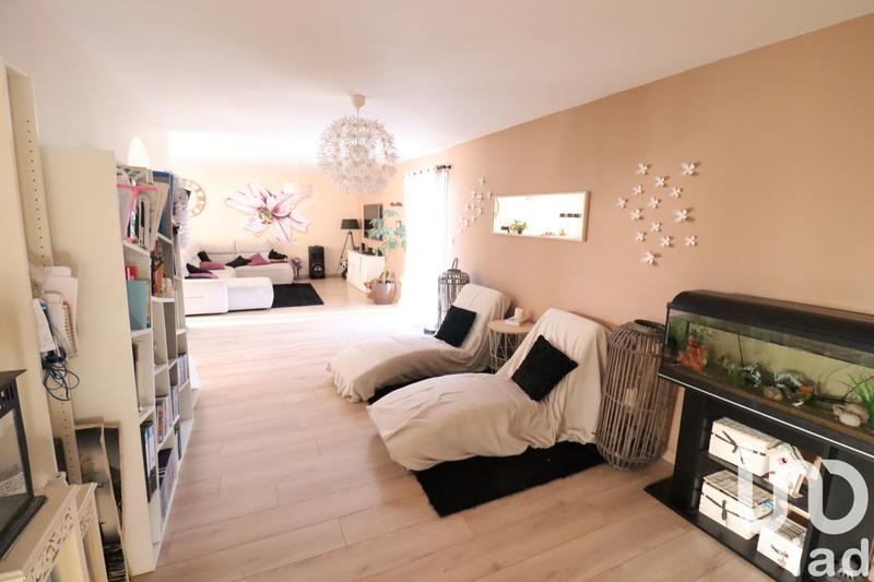 Maison - 202 m² - 7 pièces