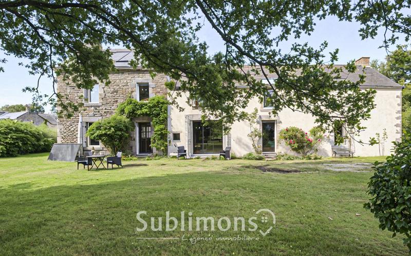 Maison - 258 m² - 8 pièces