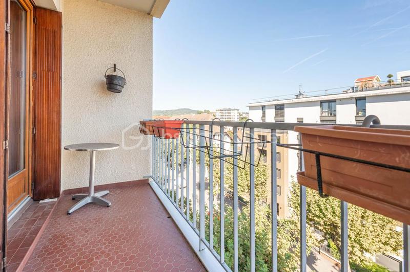 Appartement - 82 m² - 3 pièces